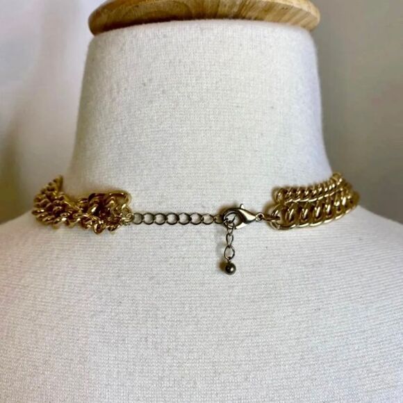 Matte Gem Necklace and‎ Earring Set - Picture 4 of 7